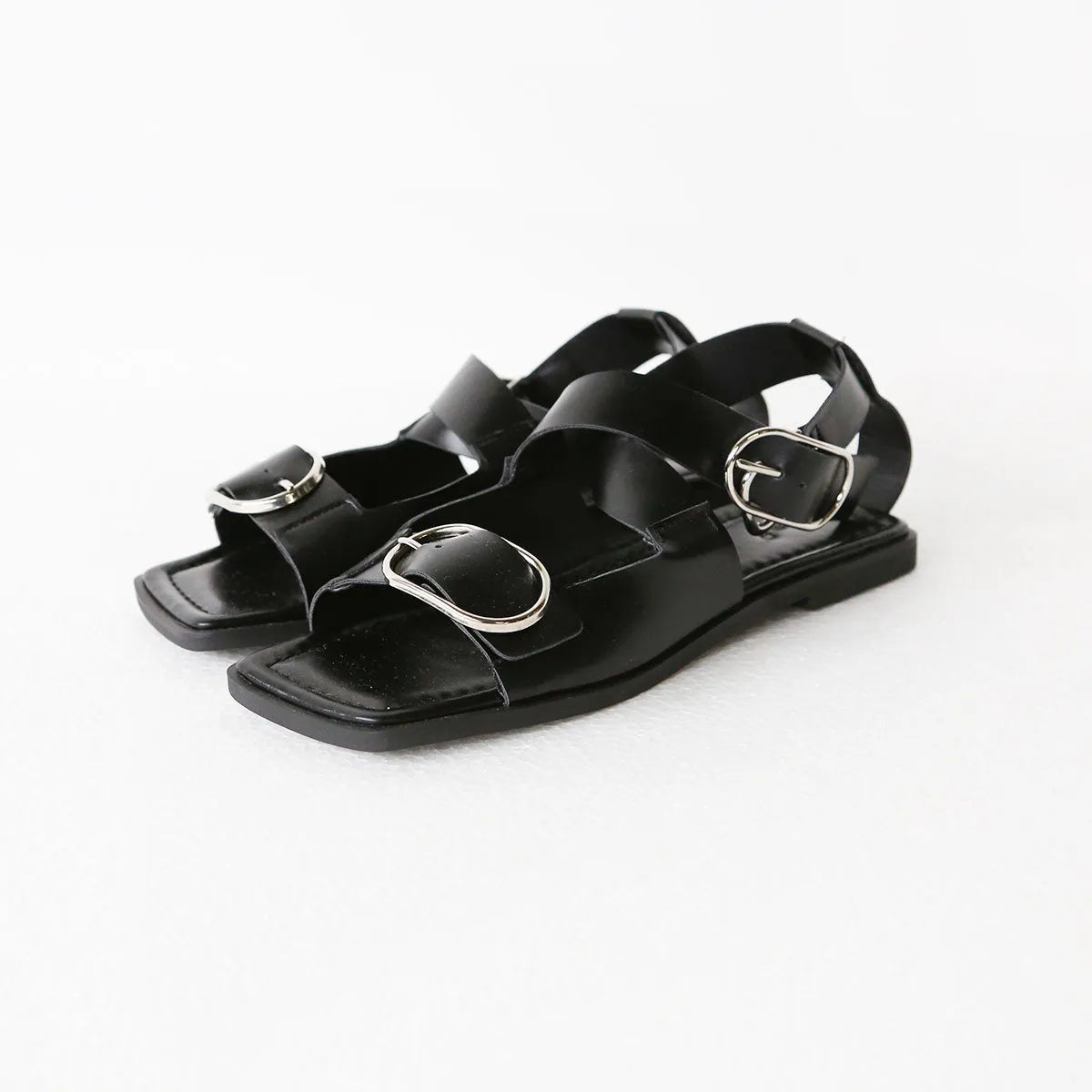バックルベルト クロスサンダル