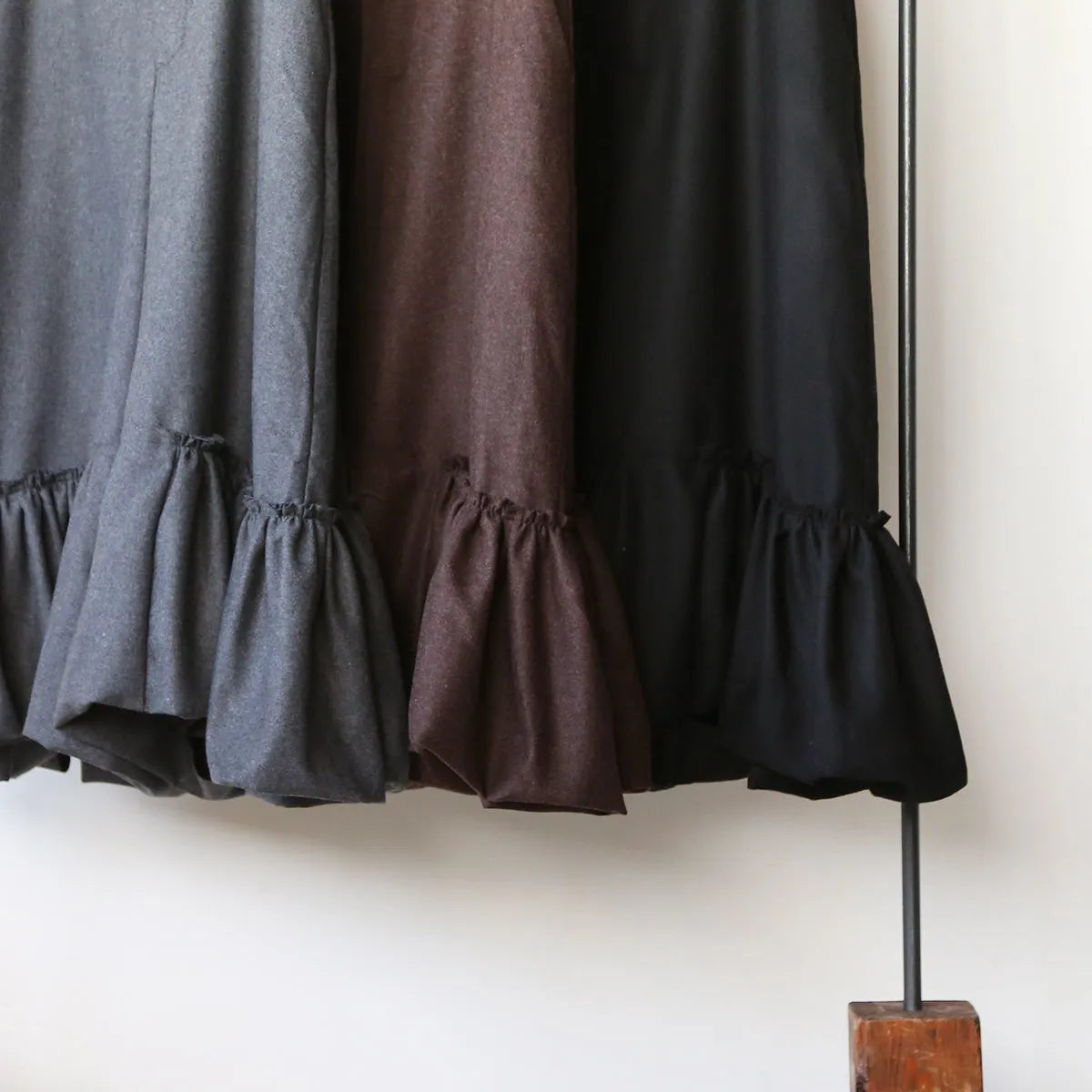 【LILA n’ citta】裾ギャザー切替パンツ