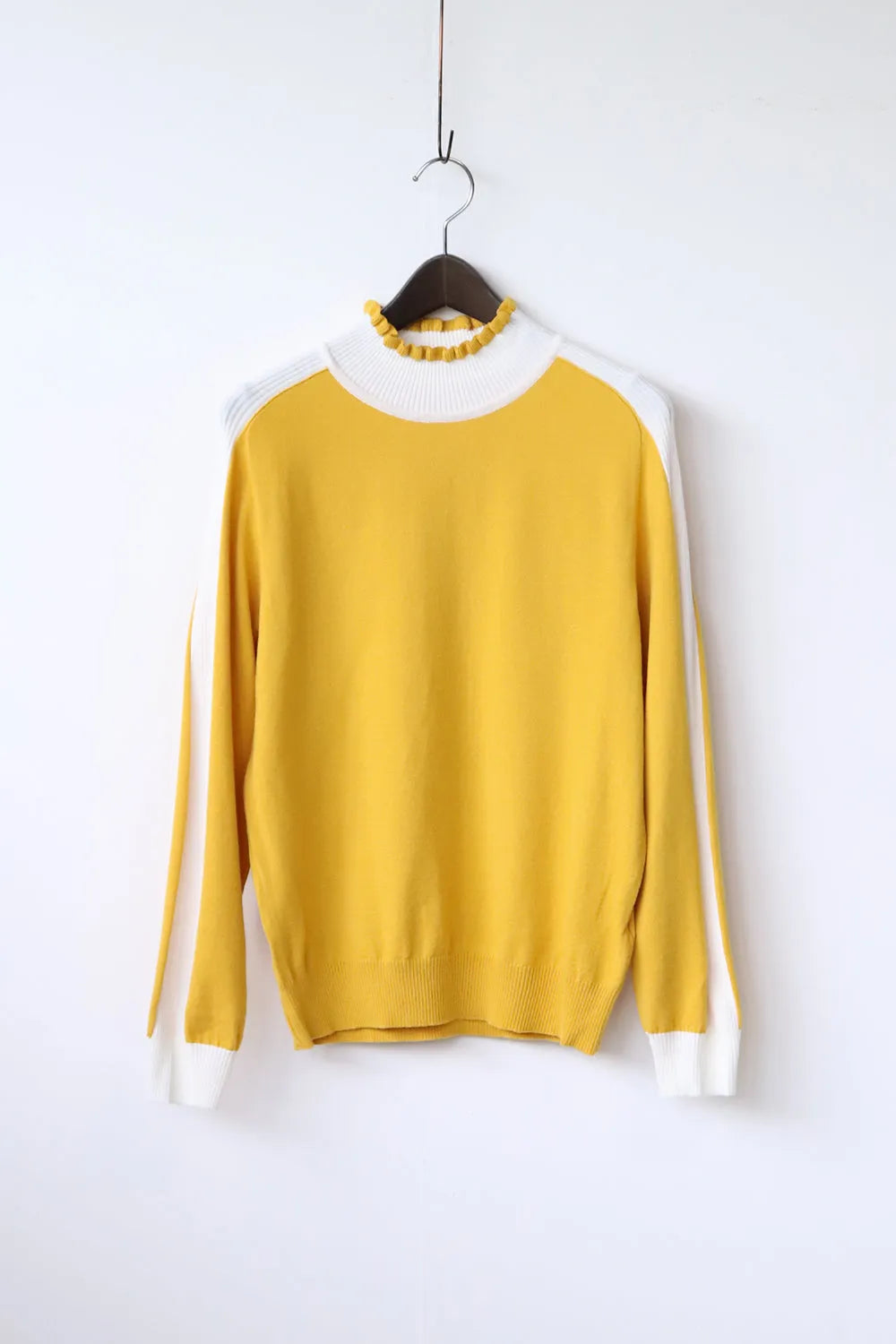 配色フリルネックニットソー