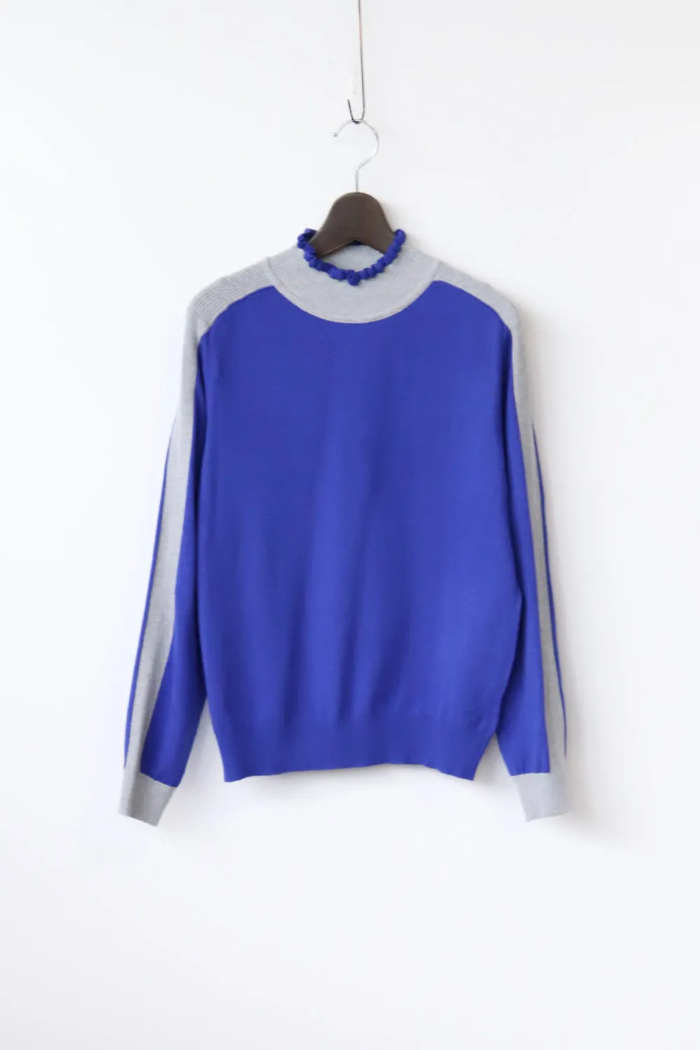 配色フリルネックニットソー