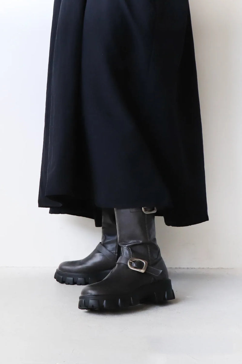 ベルトミドルブーツ