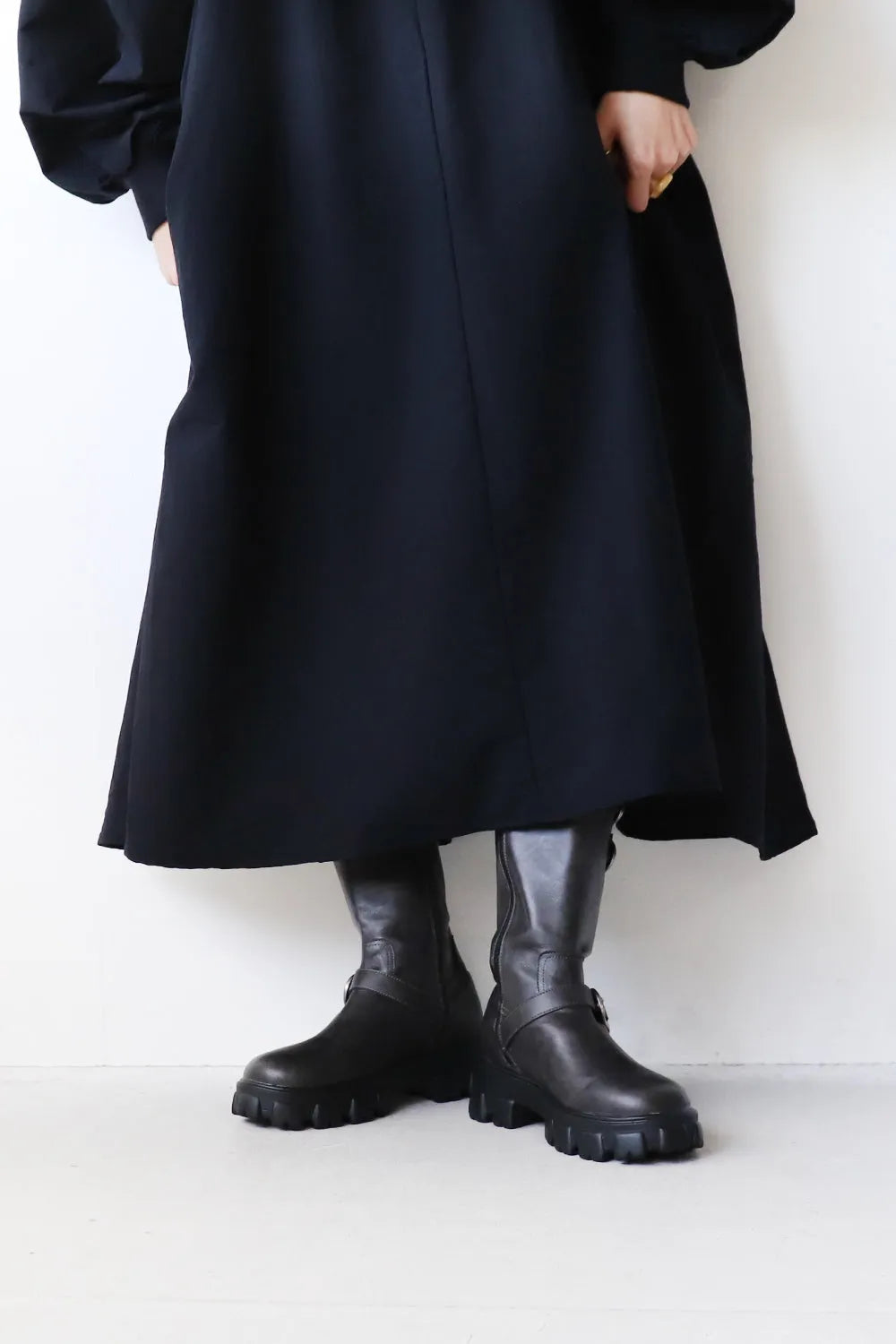 ベルトミドルブーツ