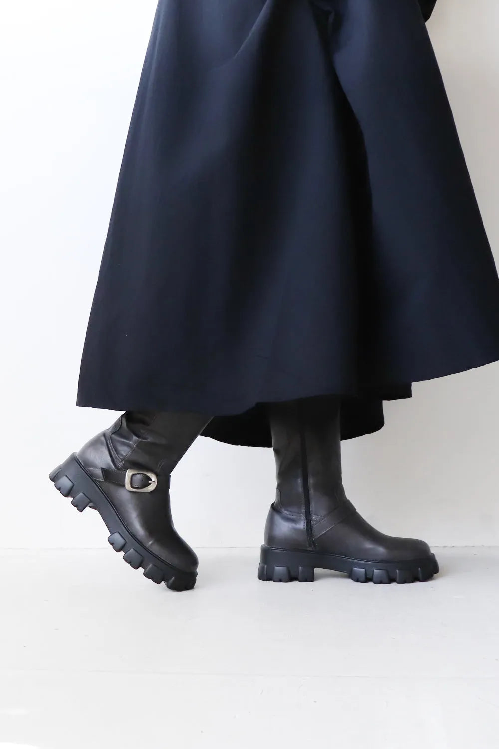 ベルトミドルブーツ