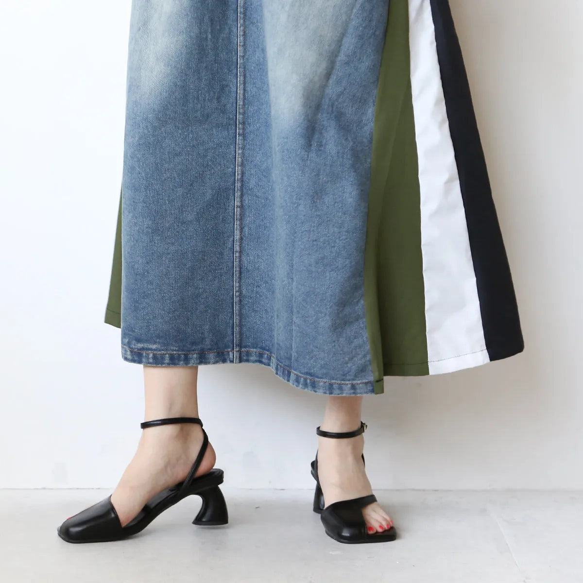 アシメカットストラップサンダル