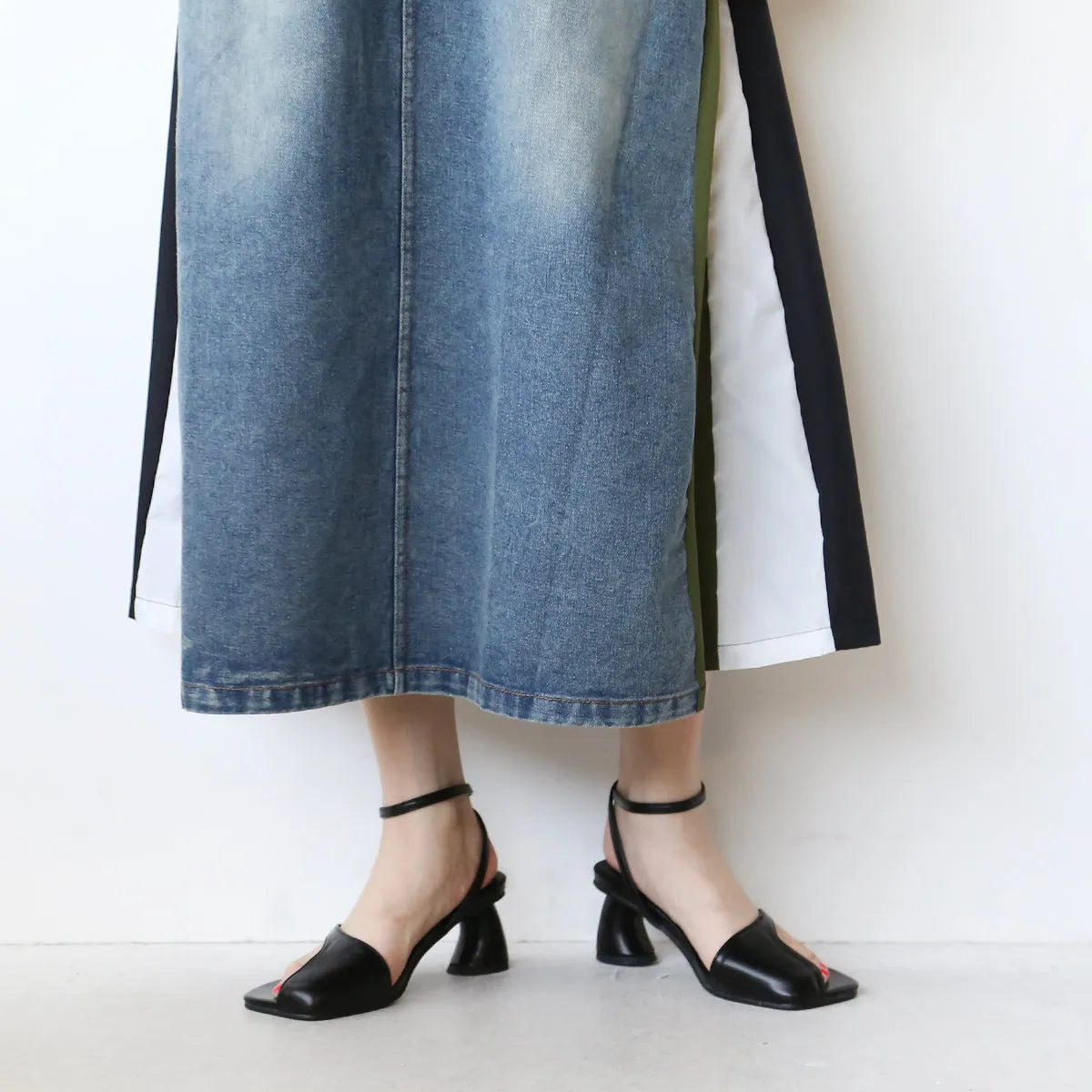 アシメカットストラップサンダル