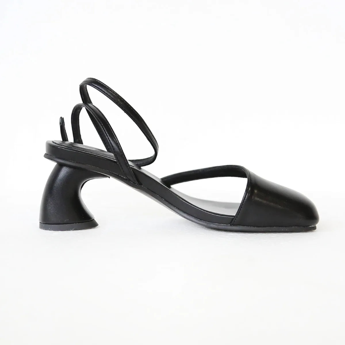 アシメカットストラップサンダル