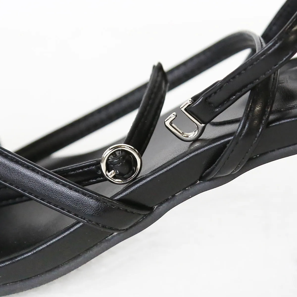 アシメカットストラップサンダル