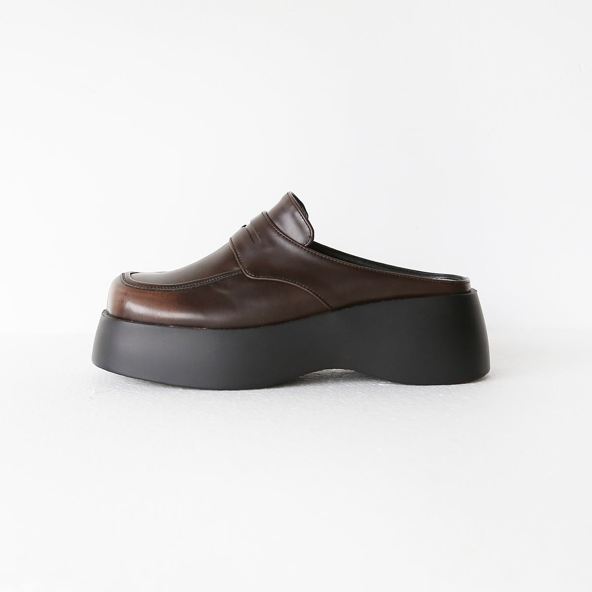 ファー付きサボローファー ローファーサボ エナメル | Racbaki